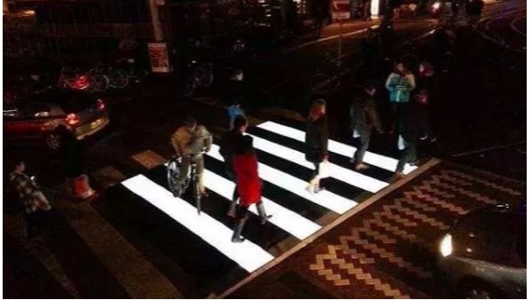 智能发光斑马线