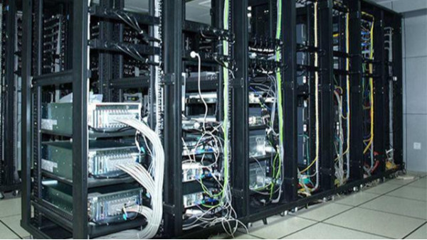 如何实现小型组网场景设备管理的四维整合